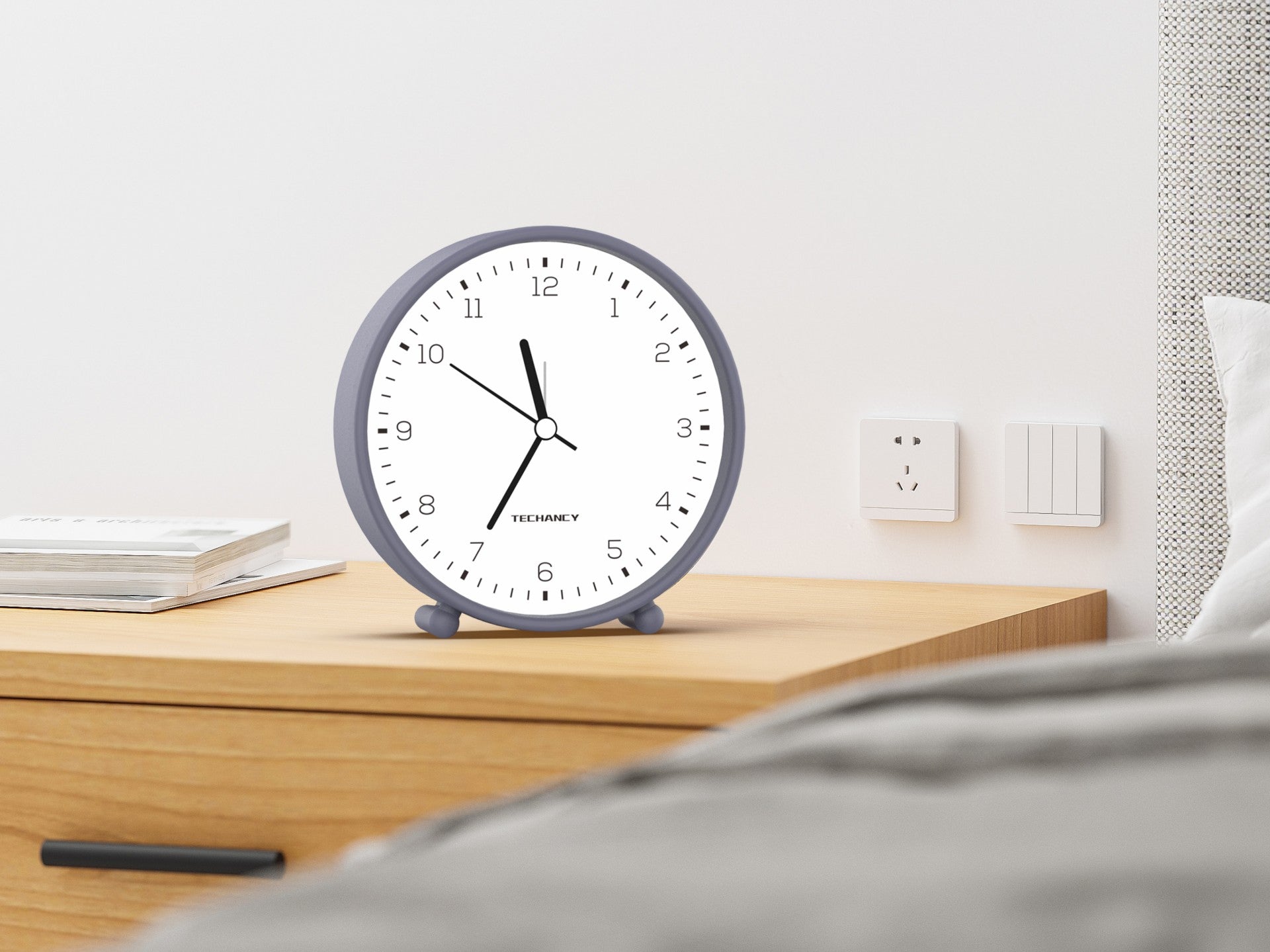 Techancy Mini despertador de mesa ME2624 silencioso números grandes espelho HD corpo ABS portátil para quarto e secretária cor cinzenta